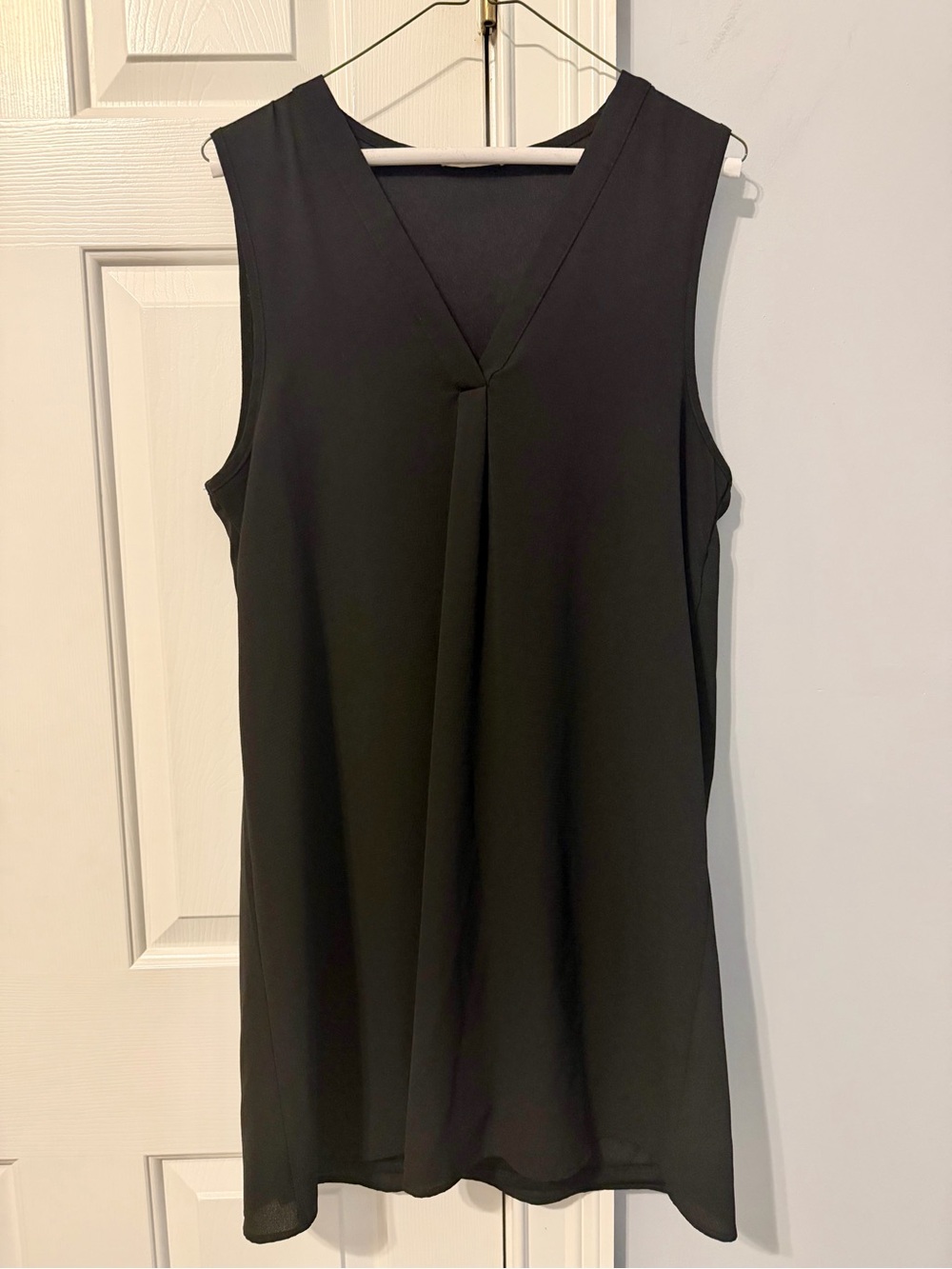 Sleeveless V-Neck Black Womens dress